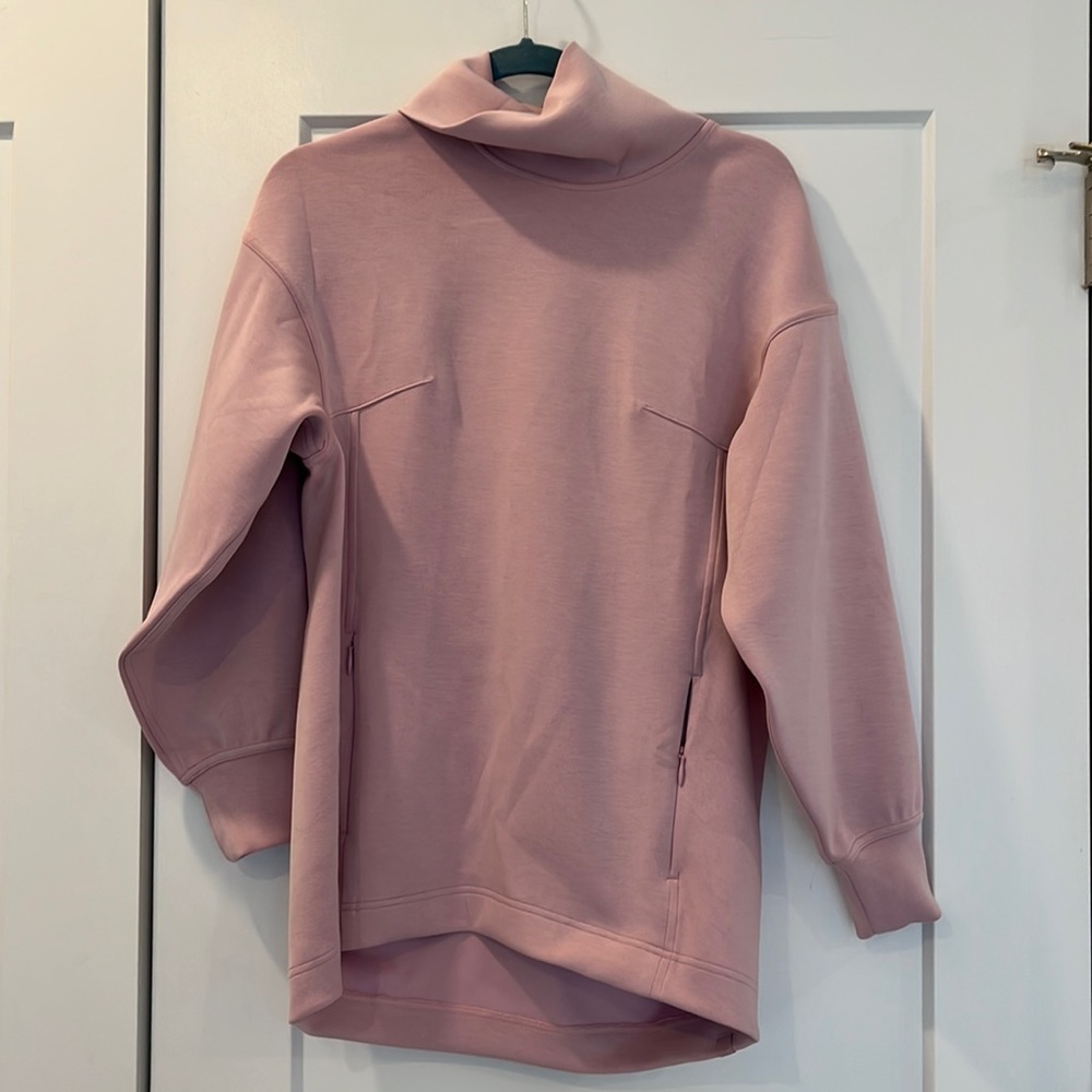 Lululemon NWOT size 0 sweatshirt light pink
